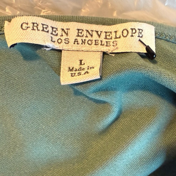 Green Envelope Short Sleeve Top in Sage - Size L - Picture 4 of 4